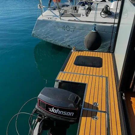Houseboat - Maggiore Con Jacuzzi Hotel en barco Dormelletto
