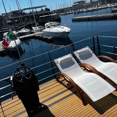 Houseboat - Maggiore Con Jacuzzi Hotel en barco Dormelletto