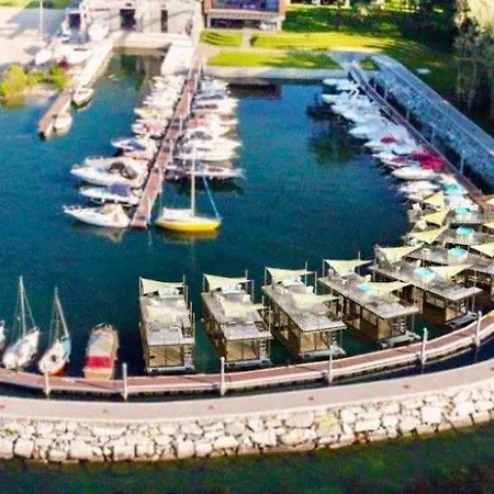 Hotel en barco Houseboat - Maggiore Con Jacuzzi *